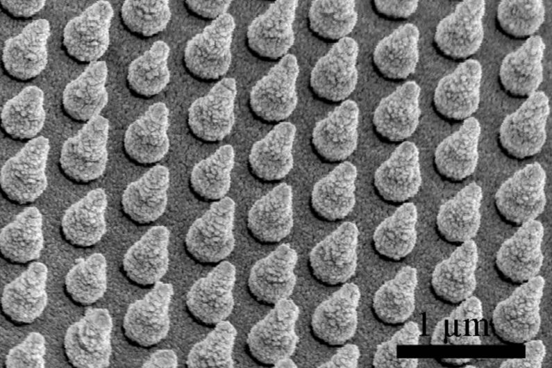 Stanford engneers created arrays of silicon nanocones to trap sunlight and improve the performance of solar cells made of bismuth vanadate (1µm=1,000 nanometers). Credit: Wei Chen and Yongcai Qiu